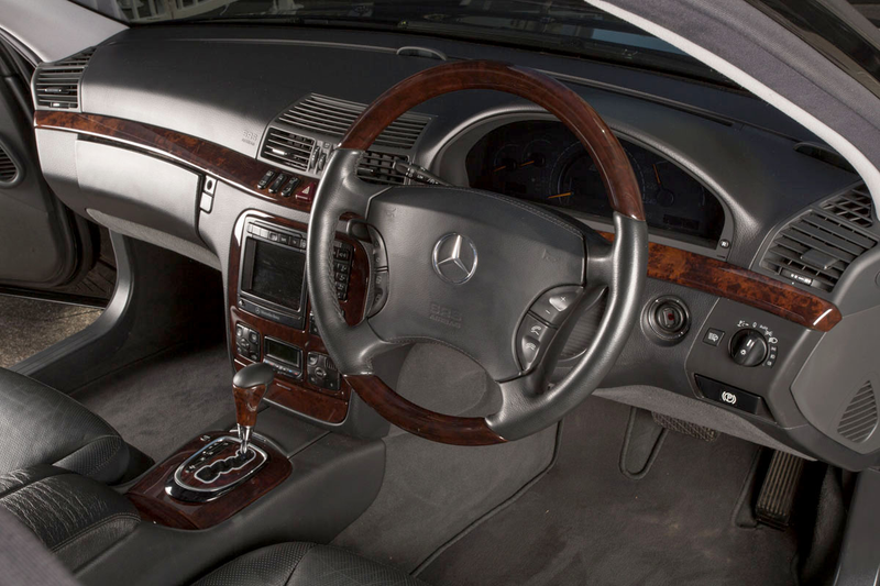 Illustration for article titled Here's Your Chance To Buy Russell Crowe's 2001 Mercedes-Benz S500